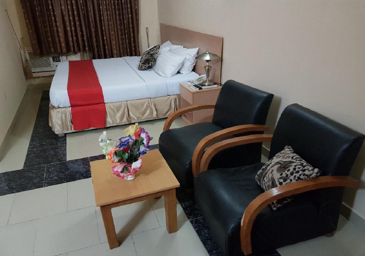 Citilodge Hotel & Conference Centre Newly Renovated Абуджа Екстериор снимка