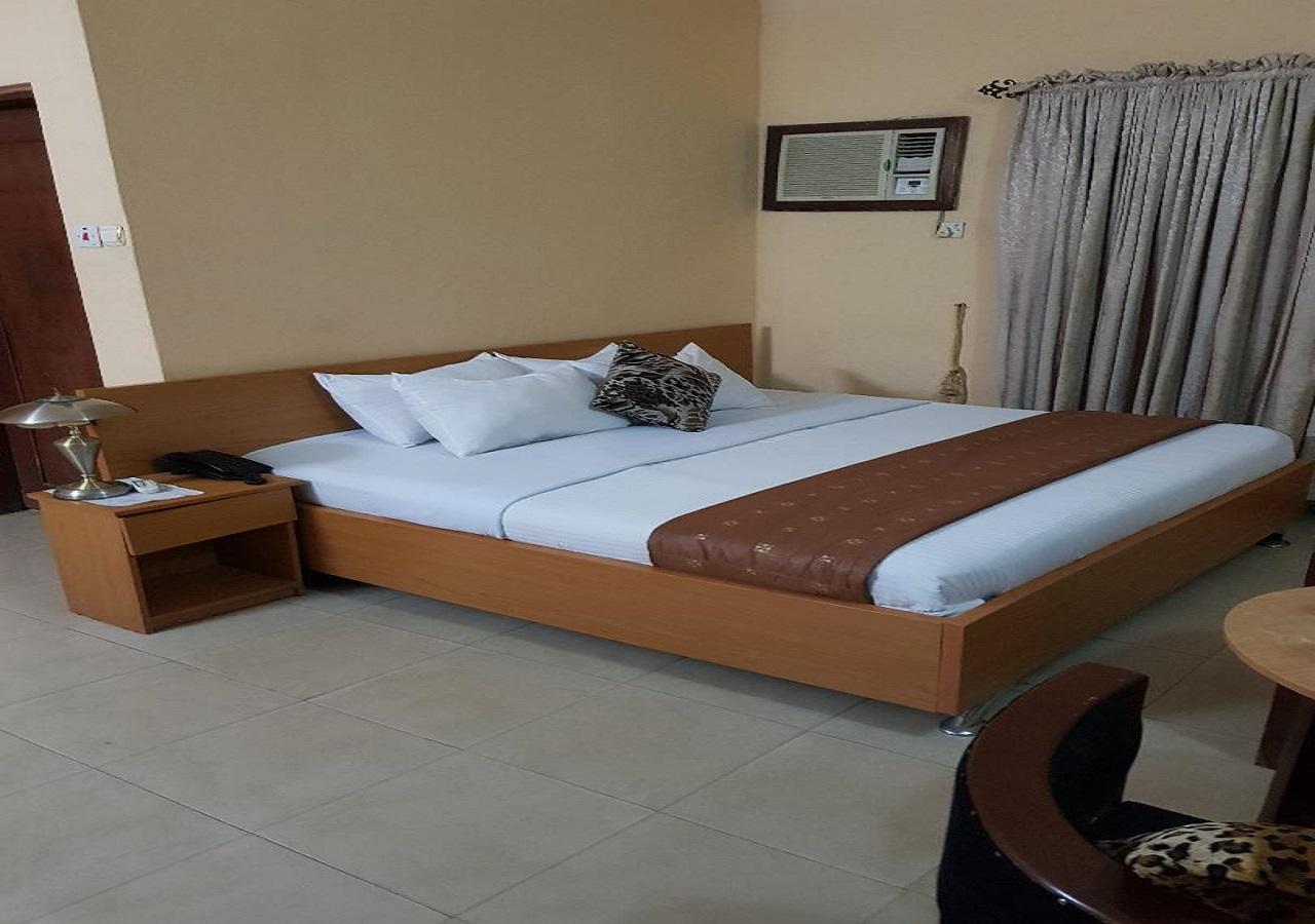 Citilodge Hotel & Conference Centre Newly Renovated Абуджа Екстериор снимка